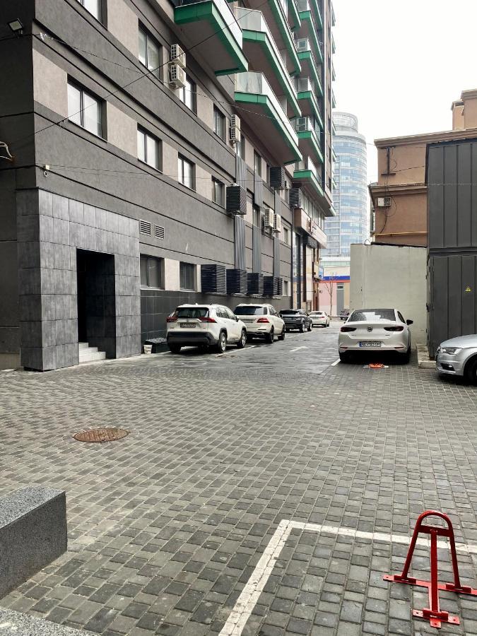Modern Classic 2 Bedroom Apartment Near Most City Dnipro Exterior foto