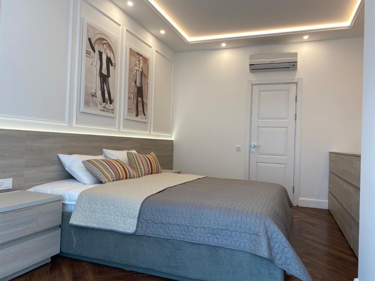 Modern Classic 2 Bedroom Apartment Near Most City Dnipro Exterior foto